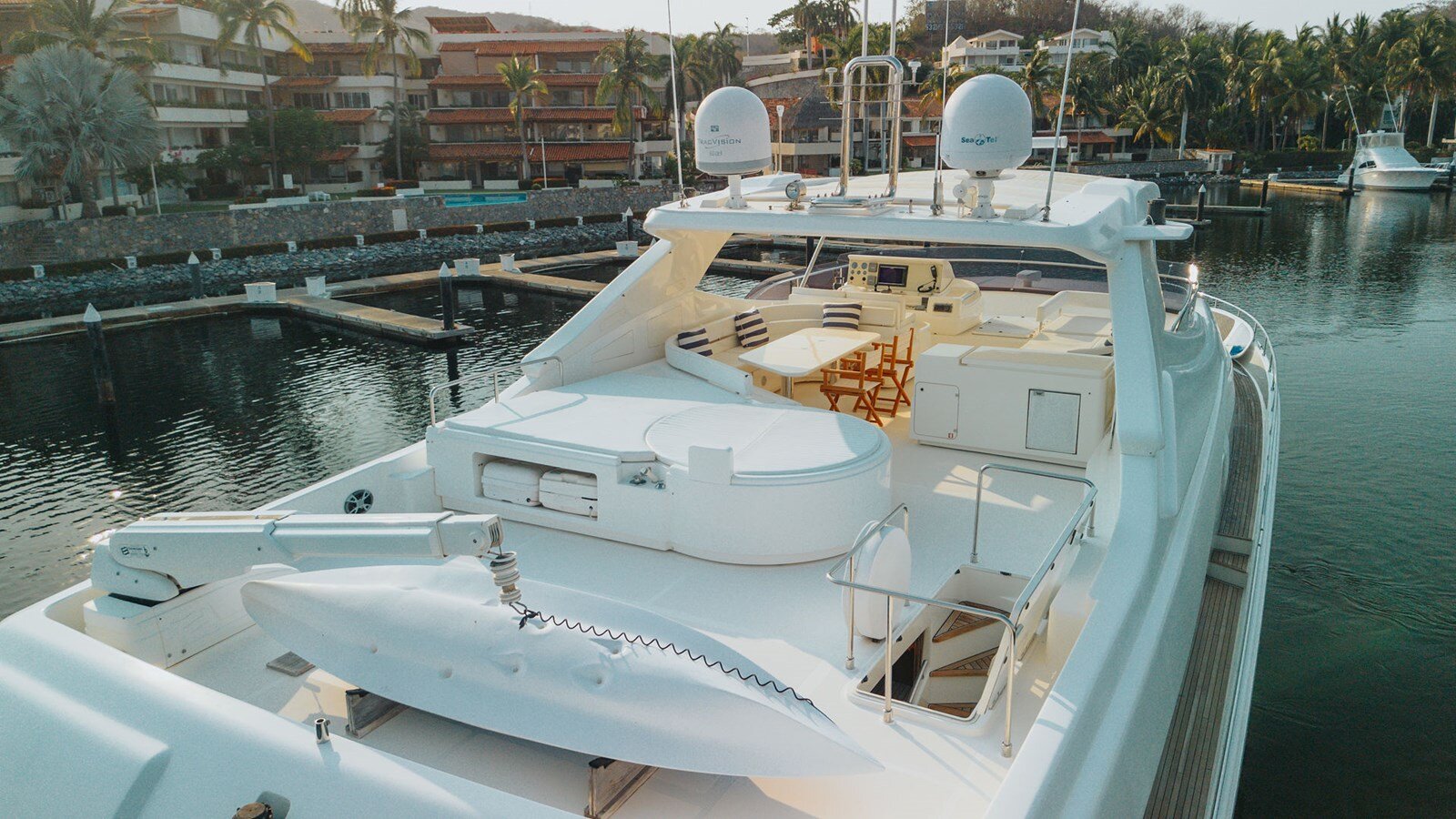 2007-ferretti-yachts-88-8-f0b095