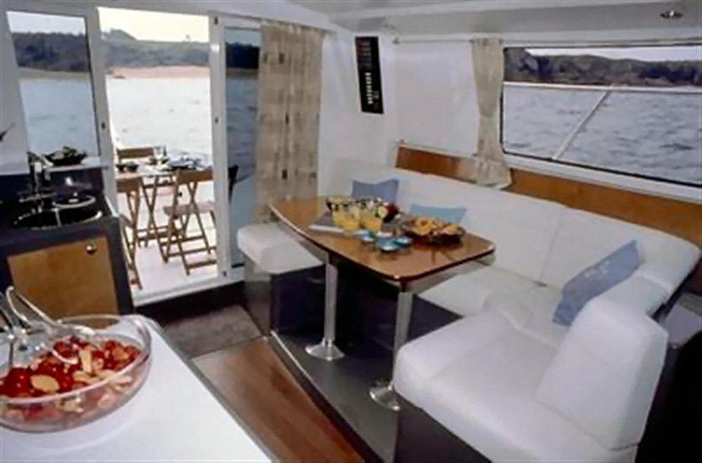 2007-fountaine-pajot-35-dcd0c7