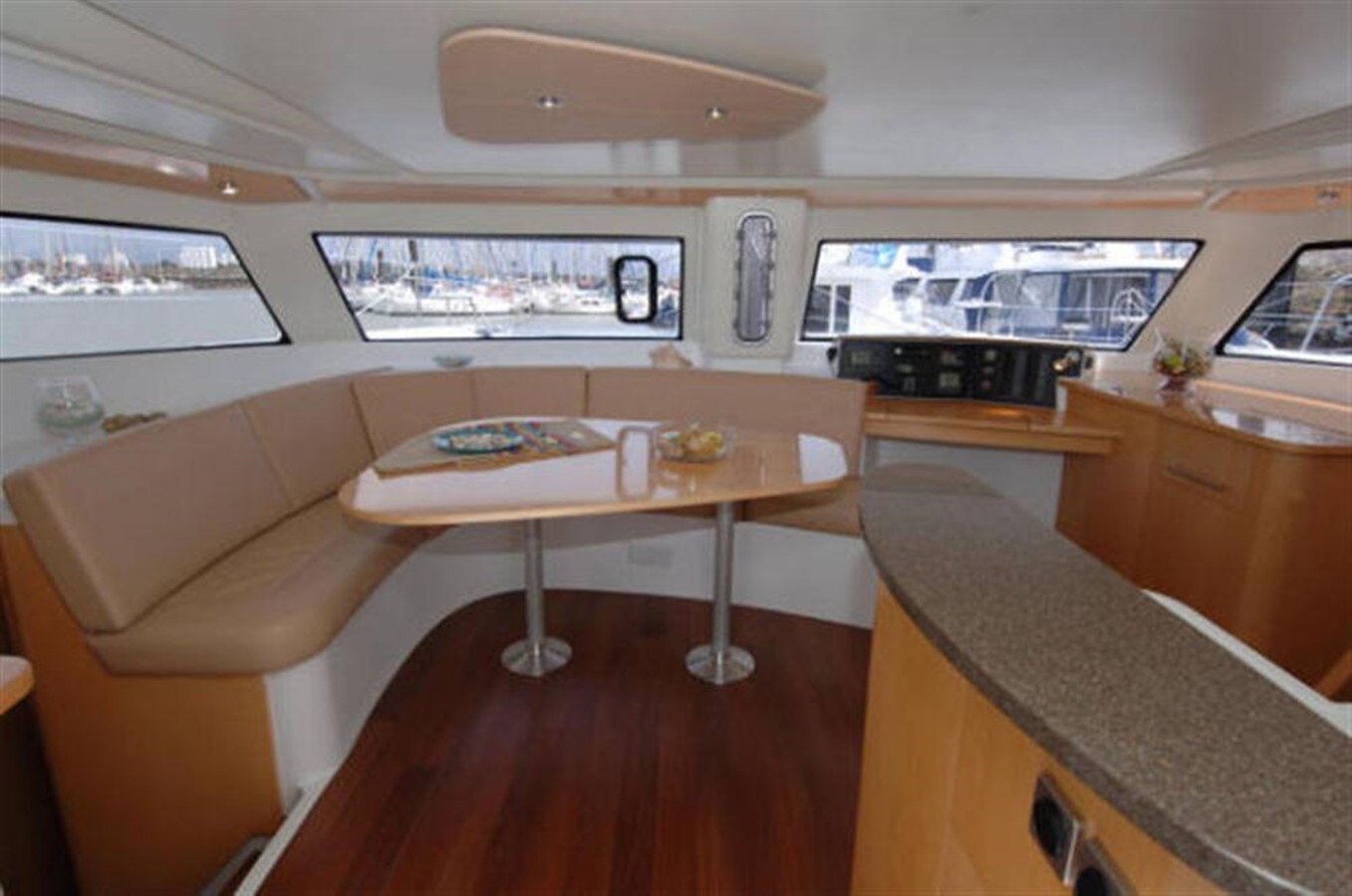 2007-fountaine-pajot-44-9c659f