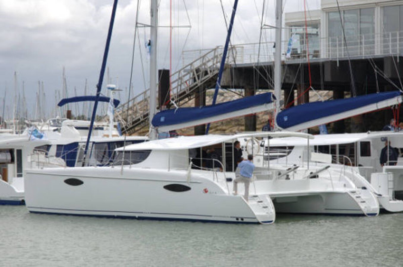 2007-fountaine-pajot-44-9c659f