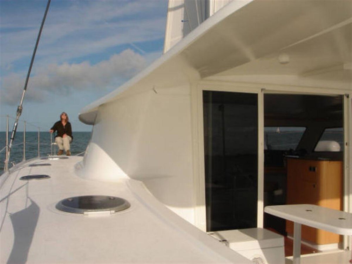 2007-fountaine-pajot-44-9c659f