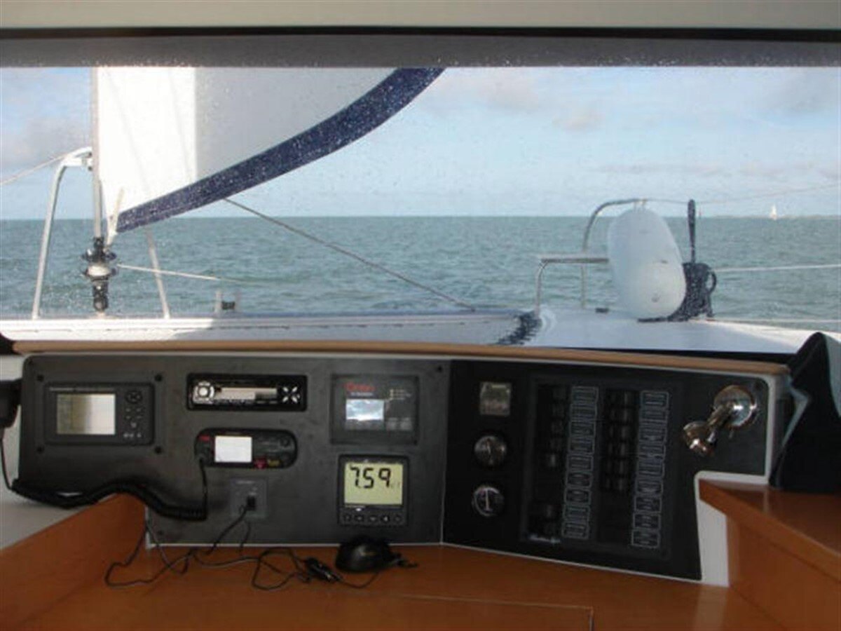 2007-fountaine-pajot-44-9c659f