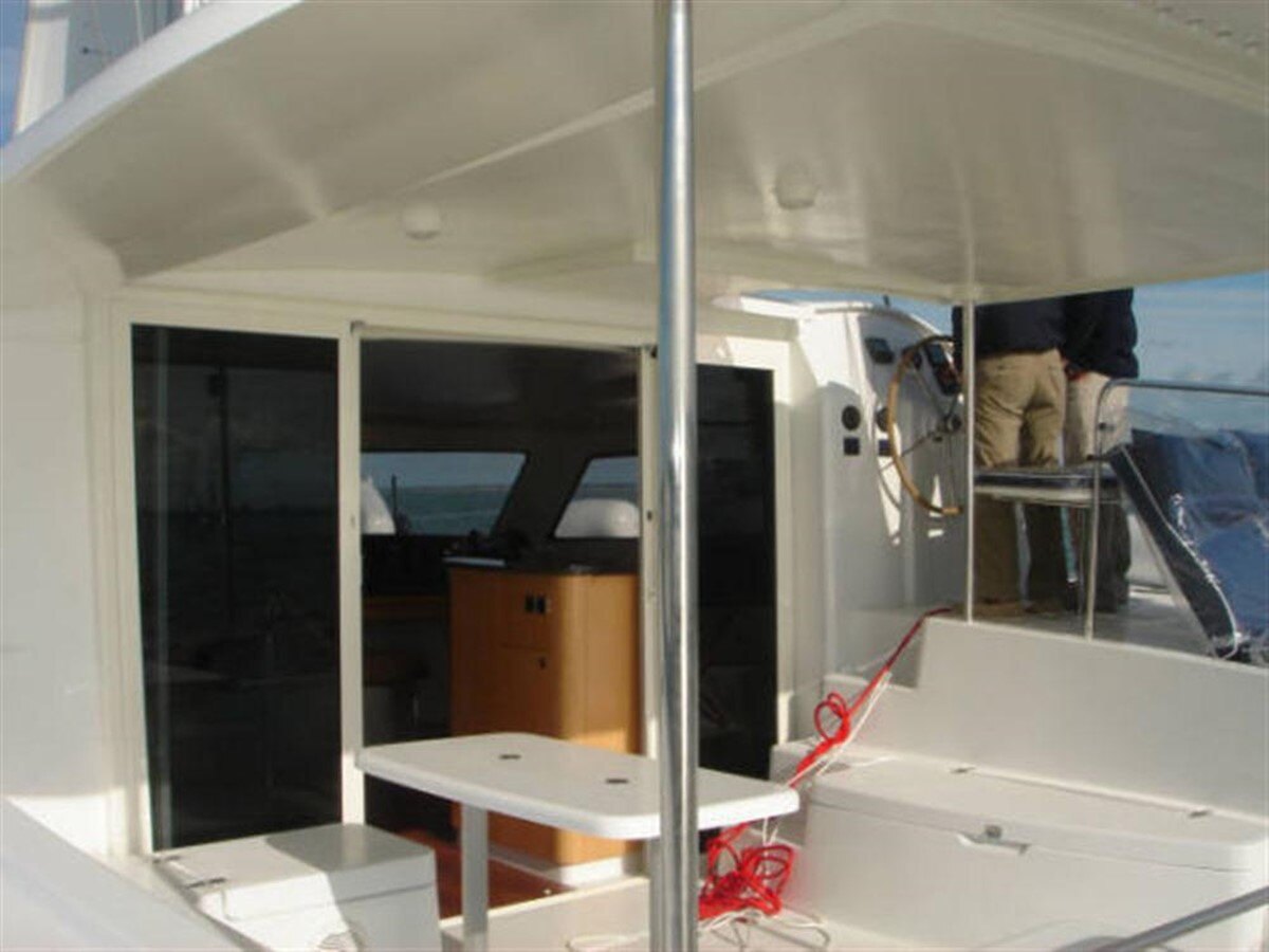 2007-fountaine-pajot-44-9c659f