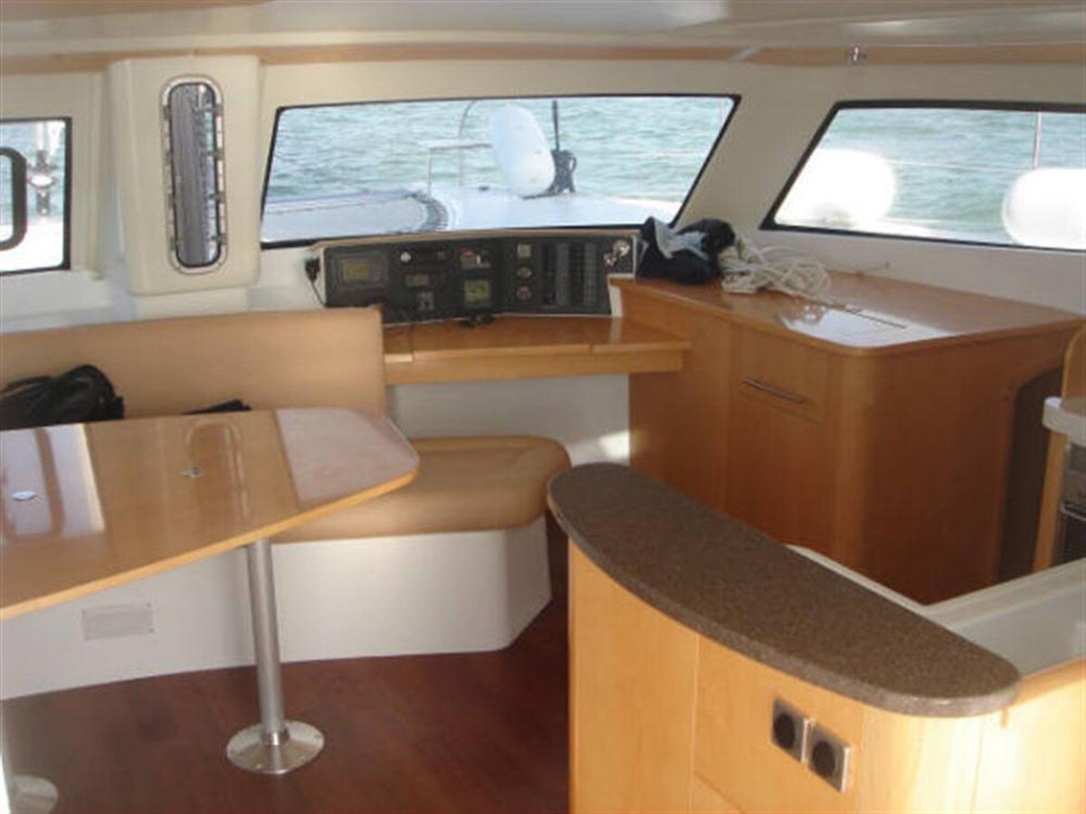 2007-fountaine-pajot-44-9c659f