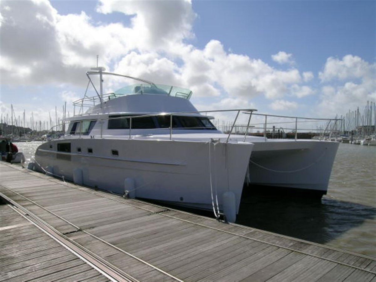 2007-fountaine-pajot-46-fb05be