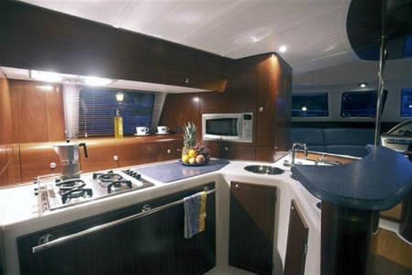 2007-fountaine-pajot-46-fb05be