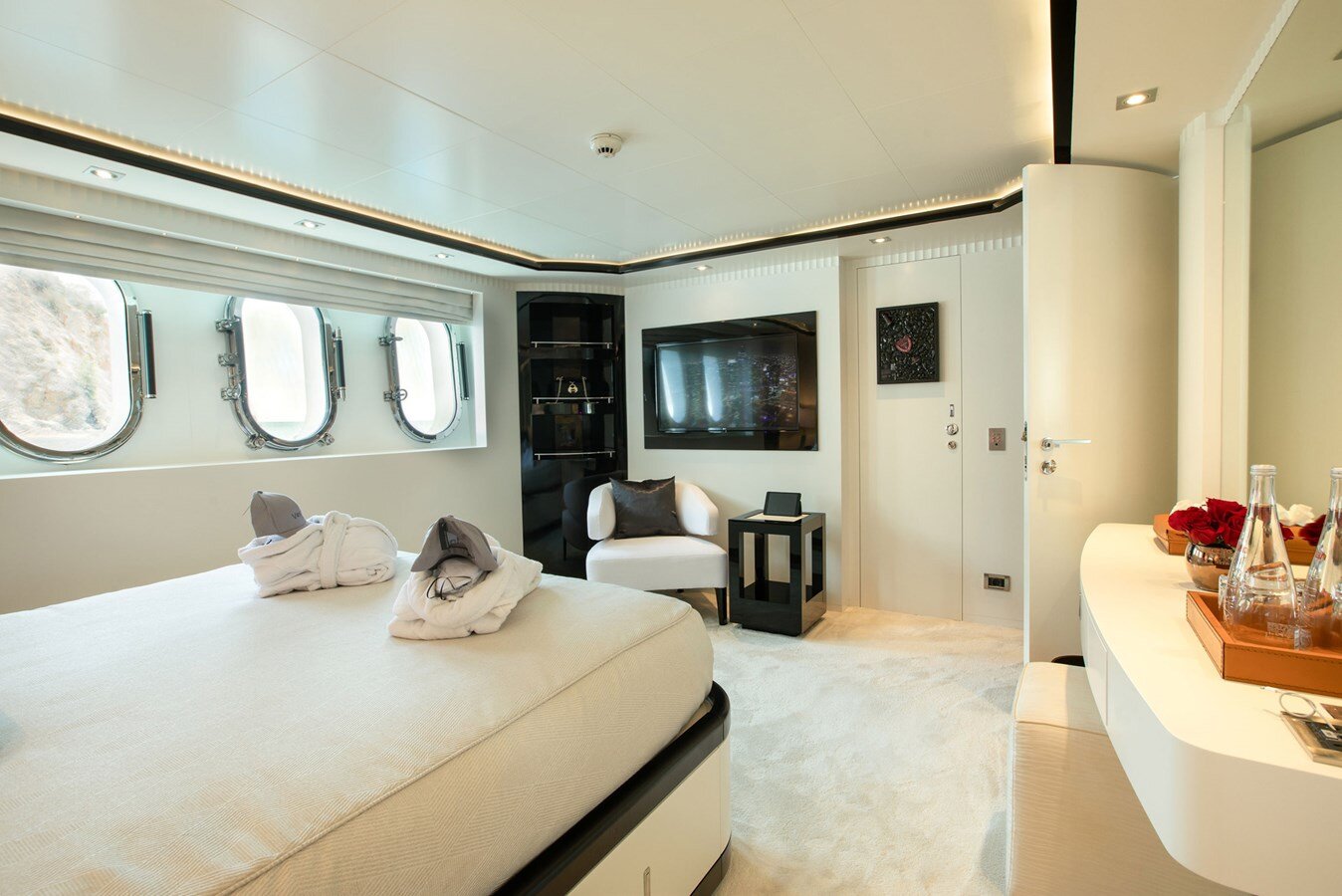 2007 GOLDEN YACHTS 170' 1