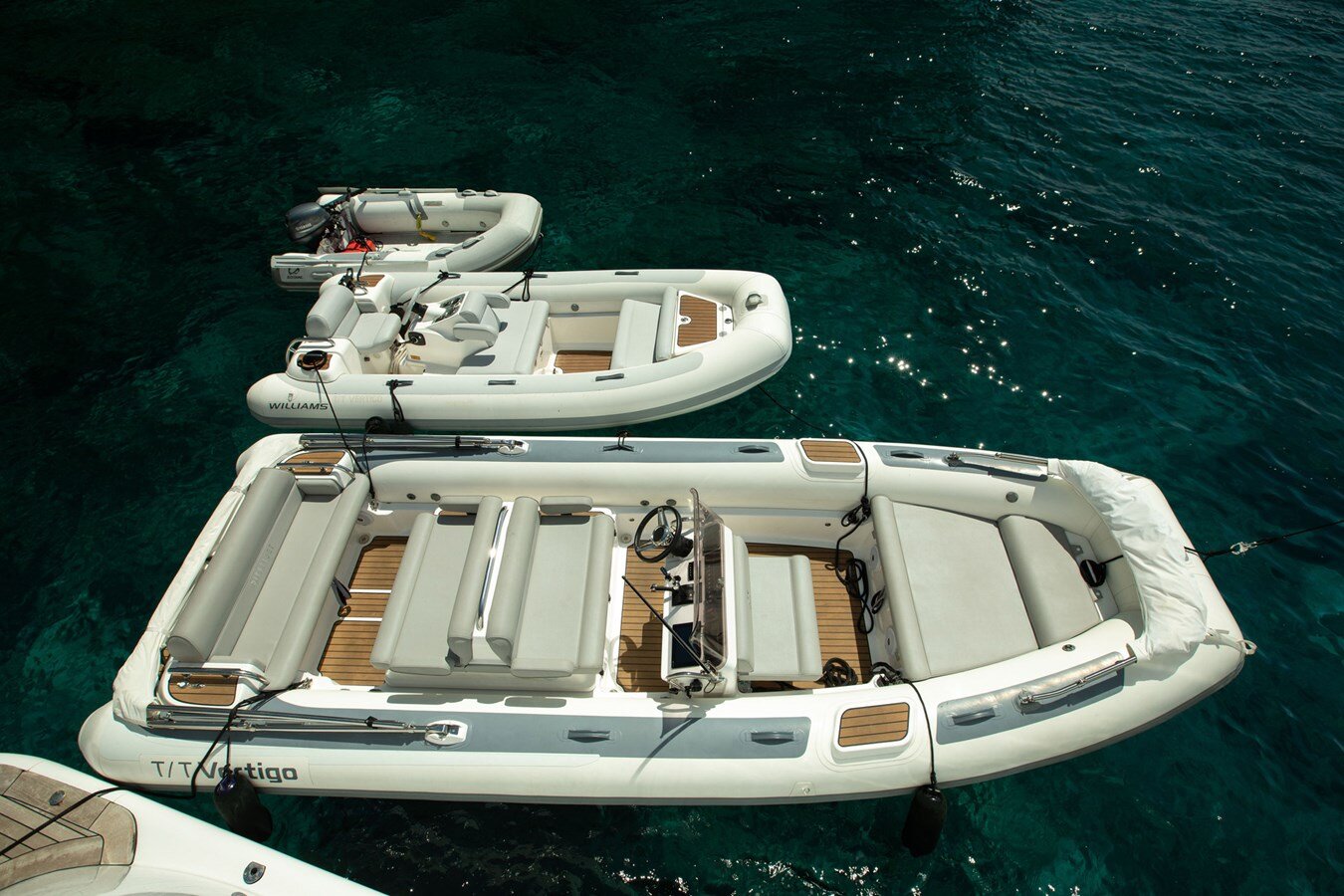 2007 GOLDEN YACHTS 170' 1