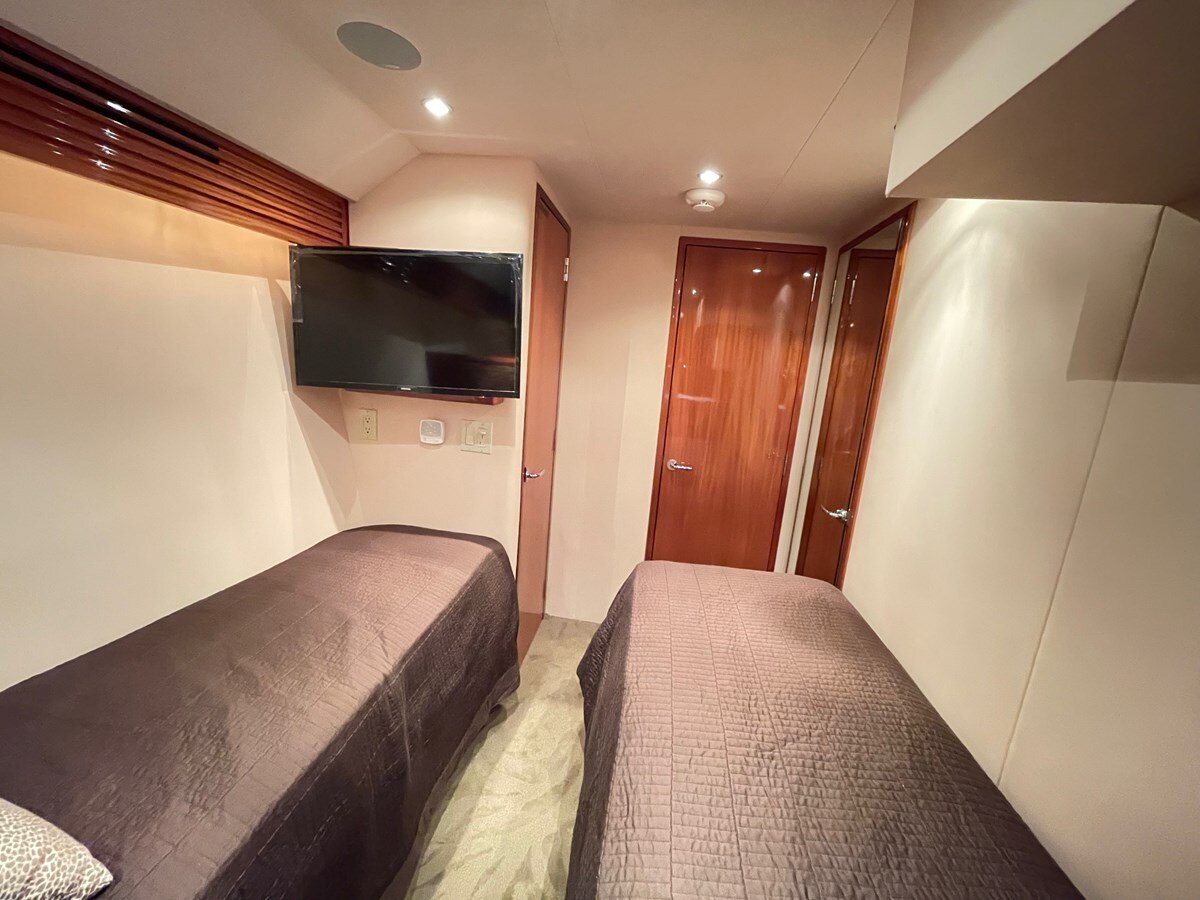 2007-hatteras-64-452668