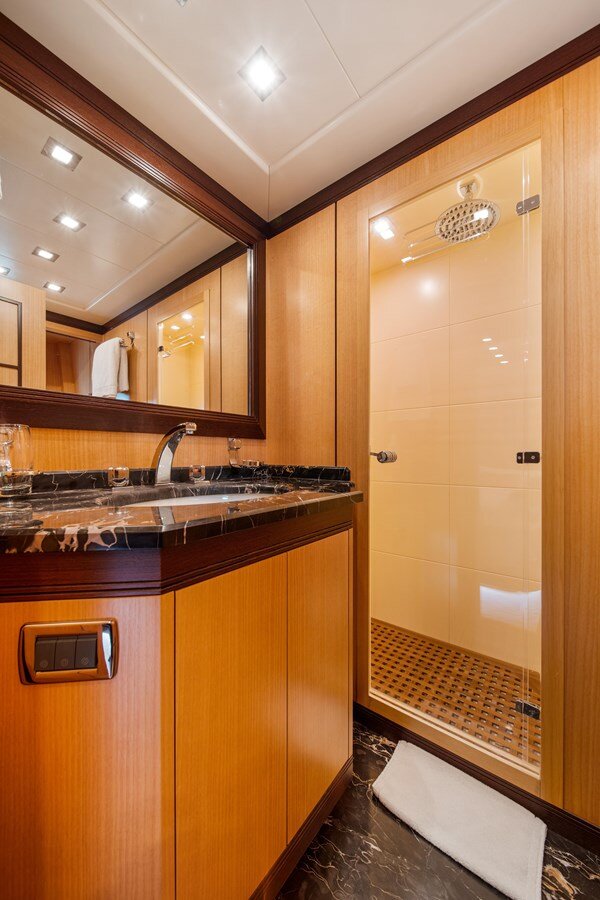 2007-mangusta-105-14f7ef