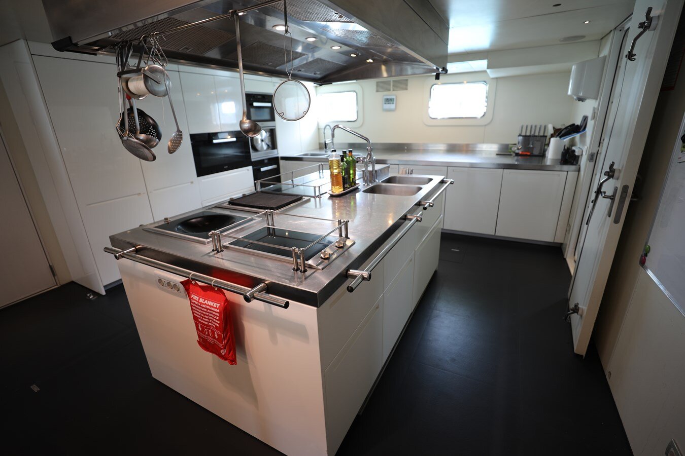 2007-mondo-marine-165-9-9634ce