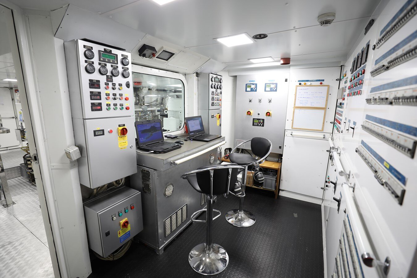 2007-mondo-marine-165-9-9634ce