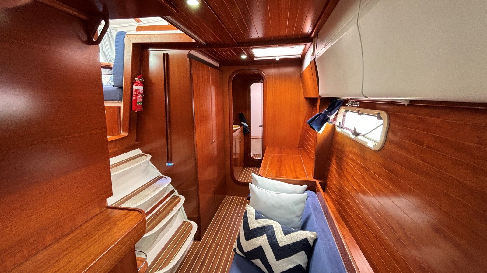 2007-nautitech-44-f8e242