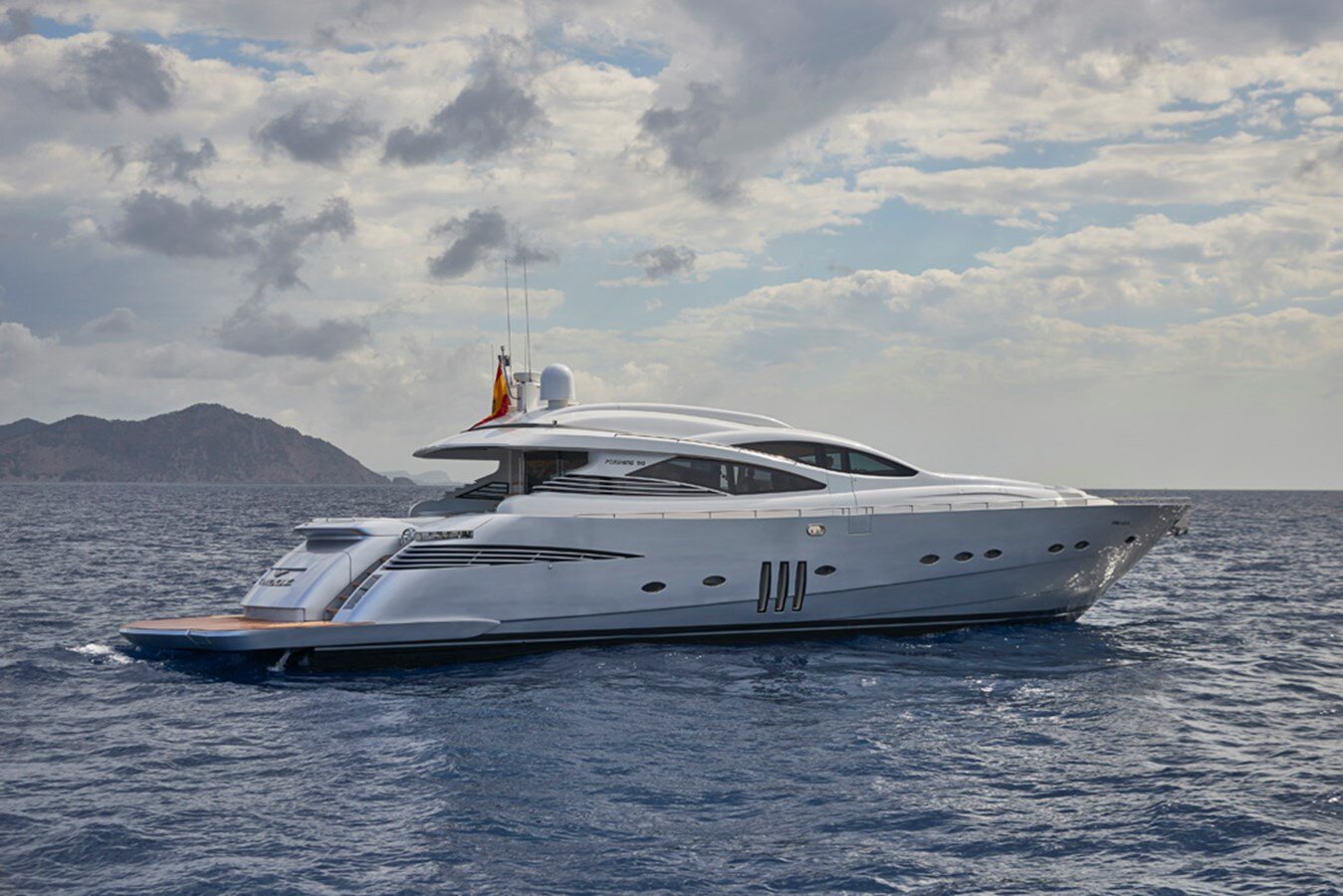 2007 PERSHING 90' 3