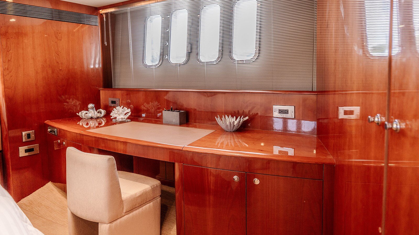 2007-princess-yachts-67-db0e6f