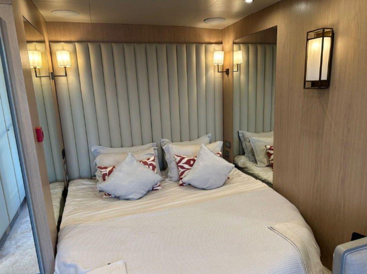 2007-riva-114-10-593e96