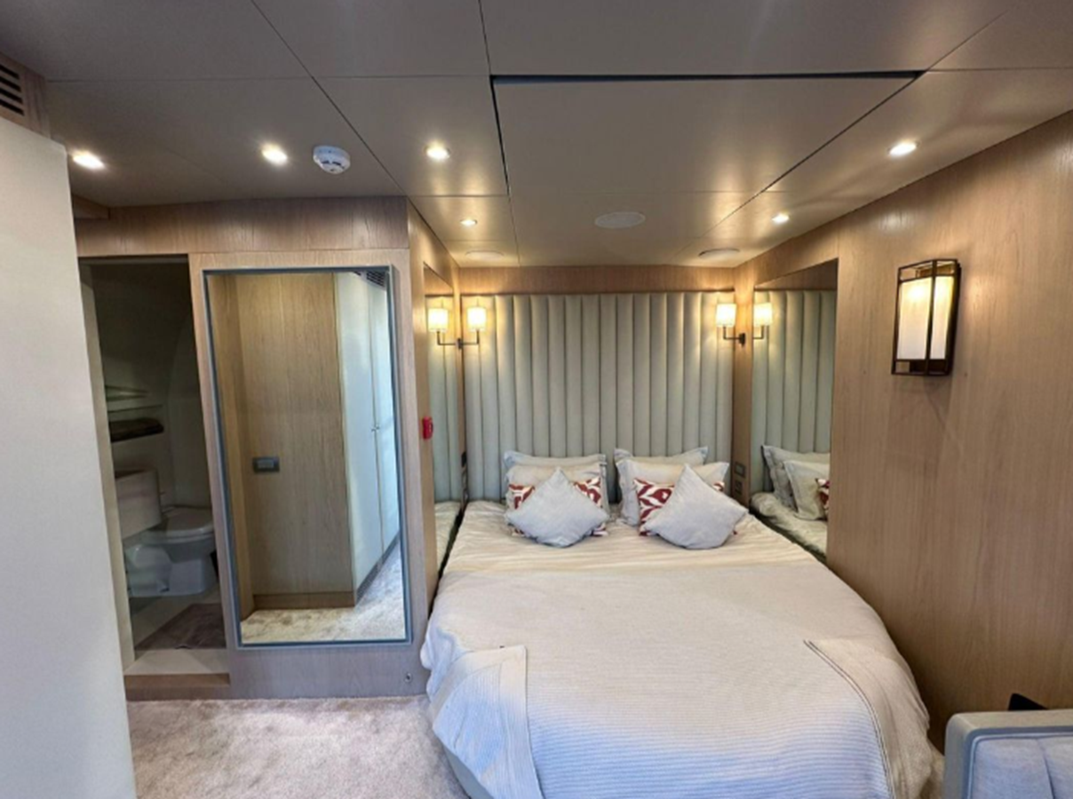 2007-riva-114-10-593e96