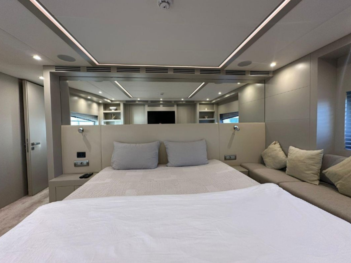 2007-riva-114-10-593e96