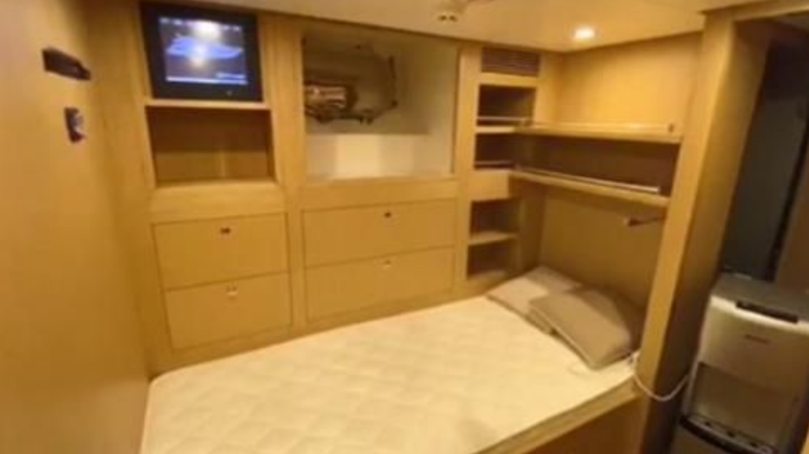 2007-riva-114-10-593e96