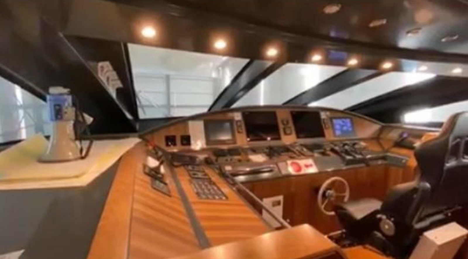 2007-riva-114-10-593e96