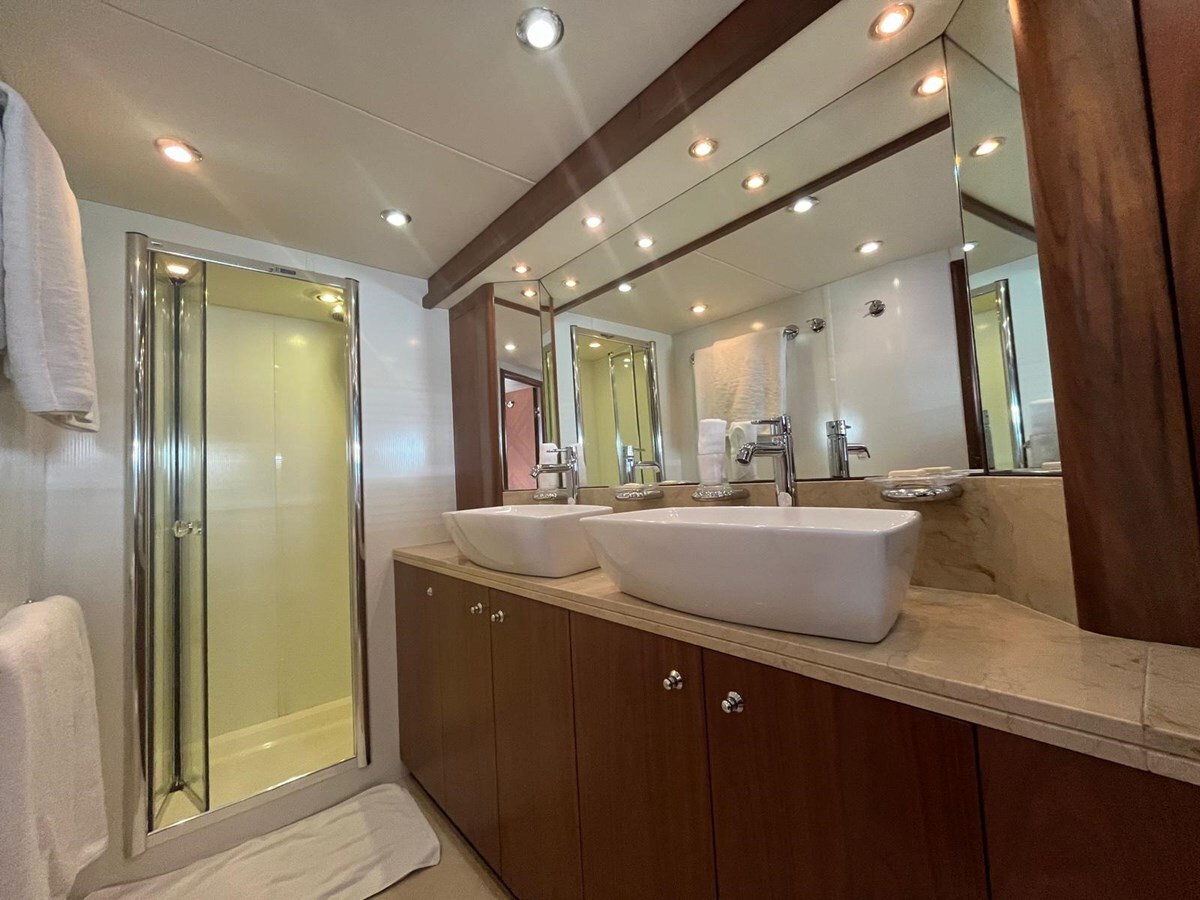 2007-sunseeker-91-11-ba4893