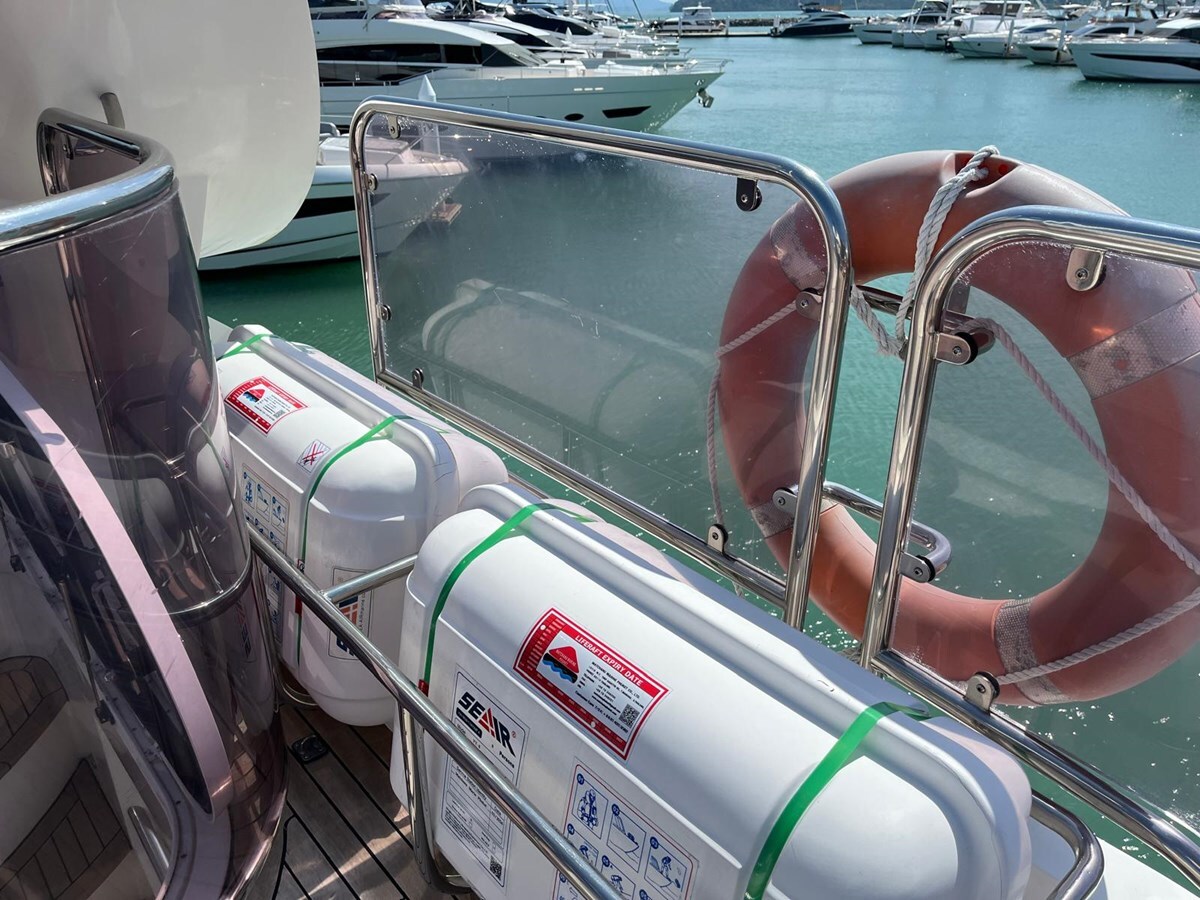 2007-sunseeker-91-11-ba4893