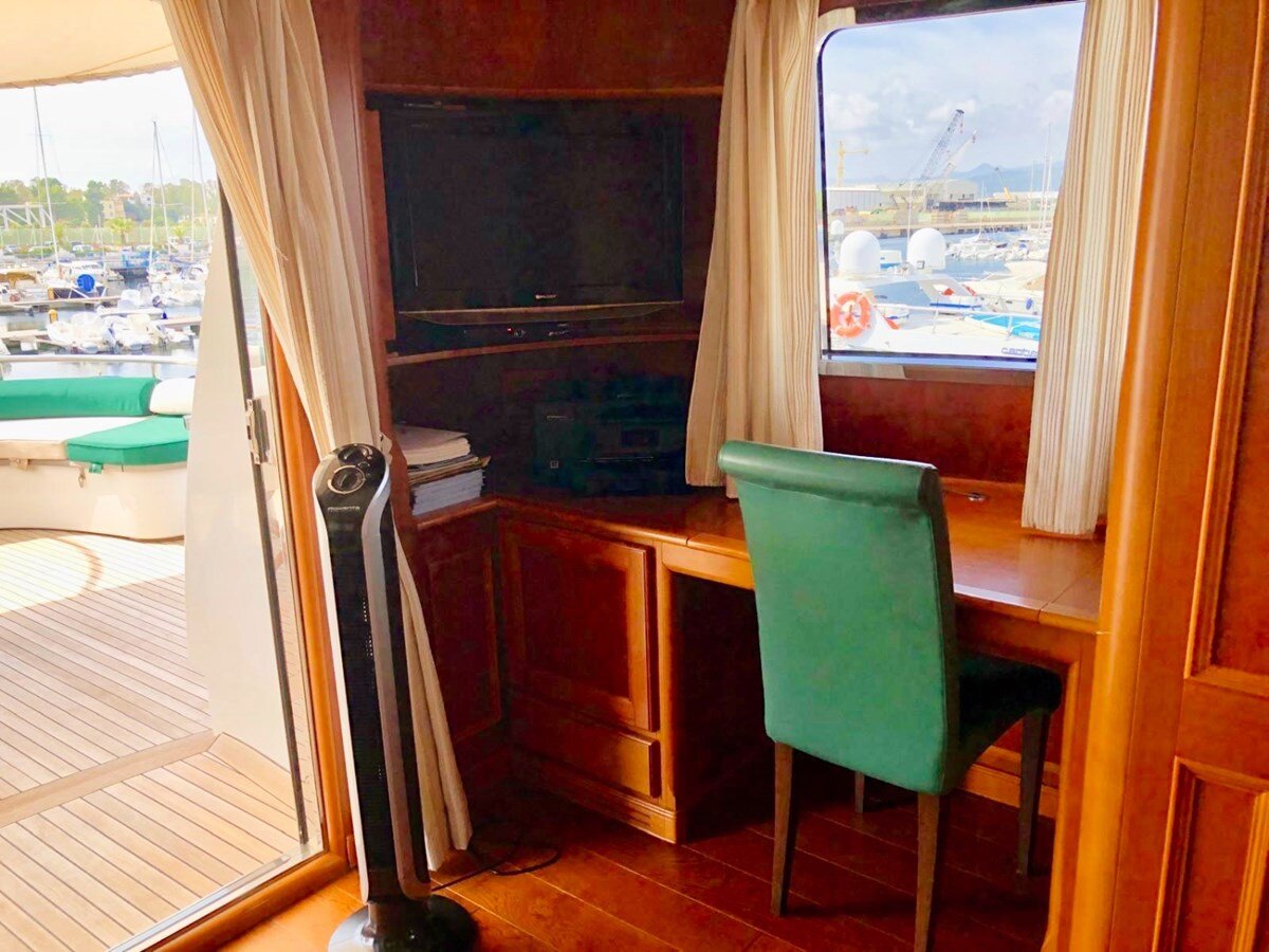 2007-terranova-yachts-85-8-d90084