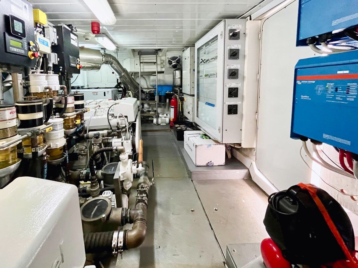 2007-terranova-yachts-85-8-d90084