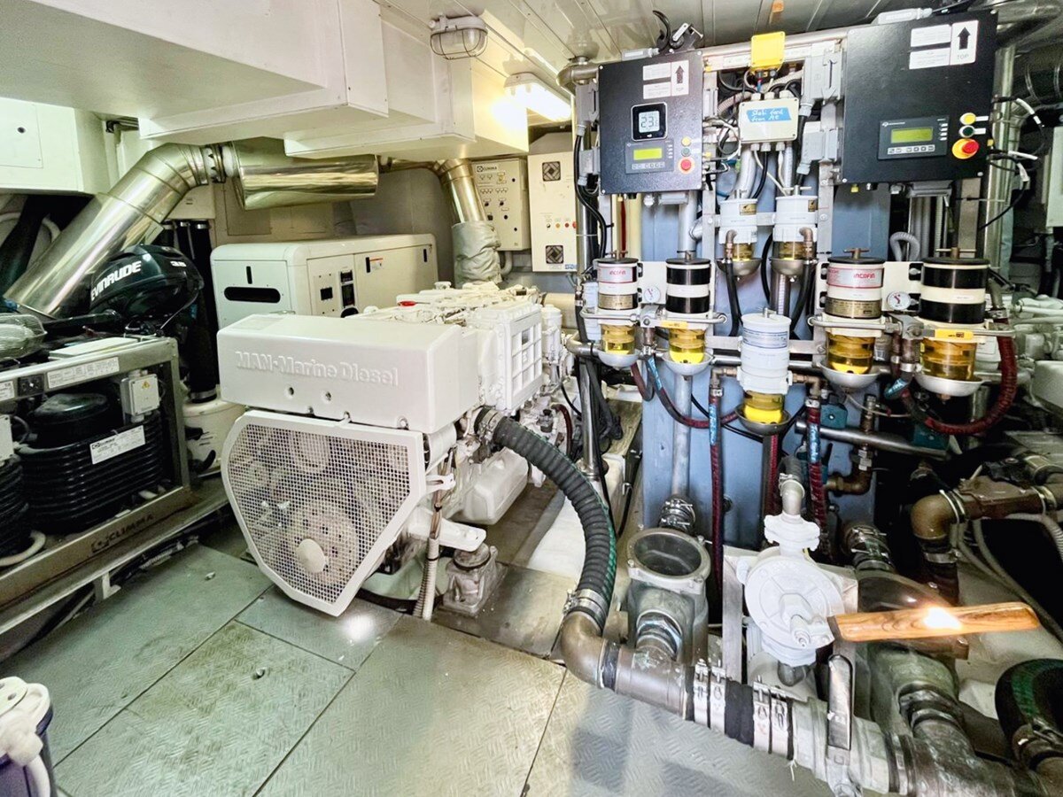 2007-terranova-yachts-85-8-d90084