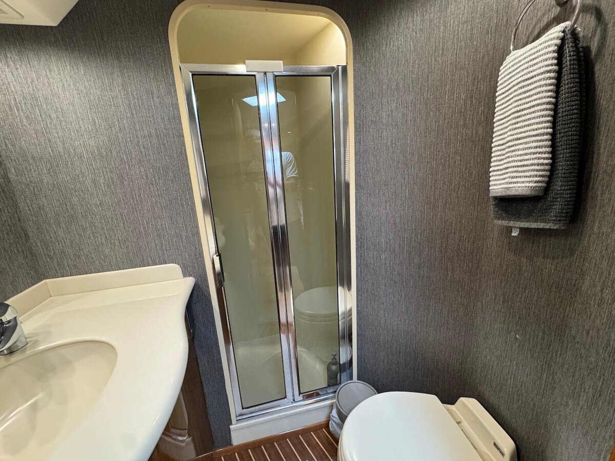 2007-viking-52-563126