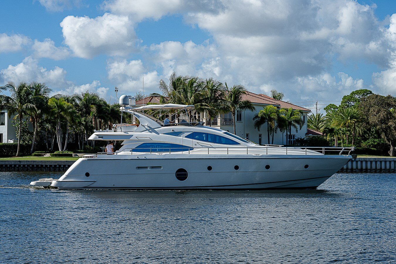 2008-aicon-yachts-64-3af0b2