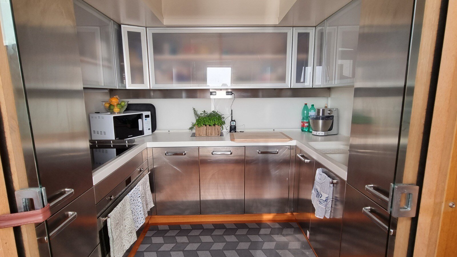 2008-aicon-yachts-87-a766e1