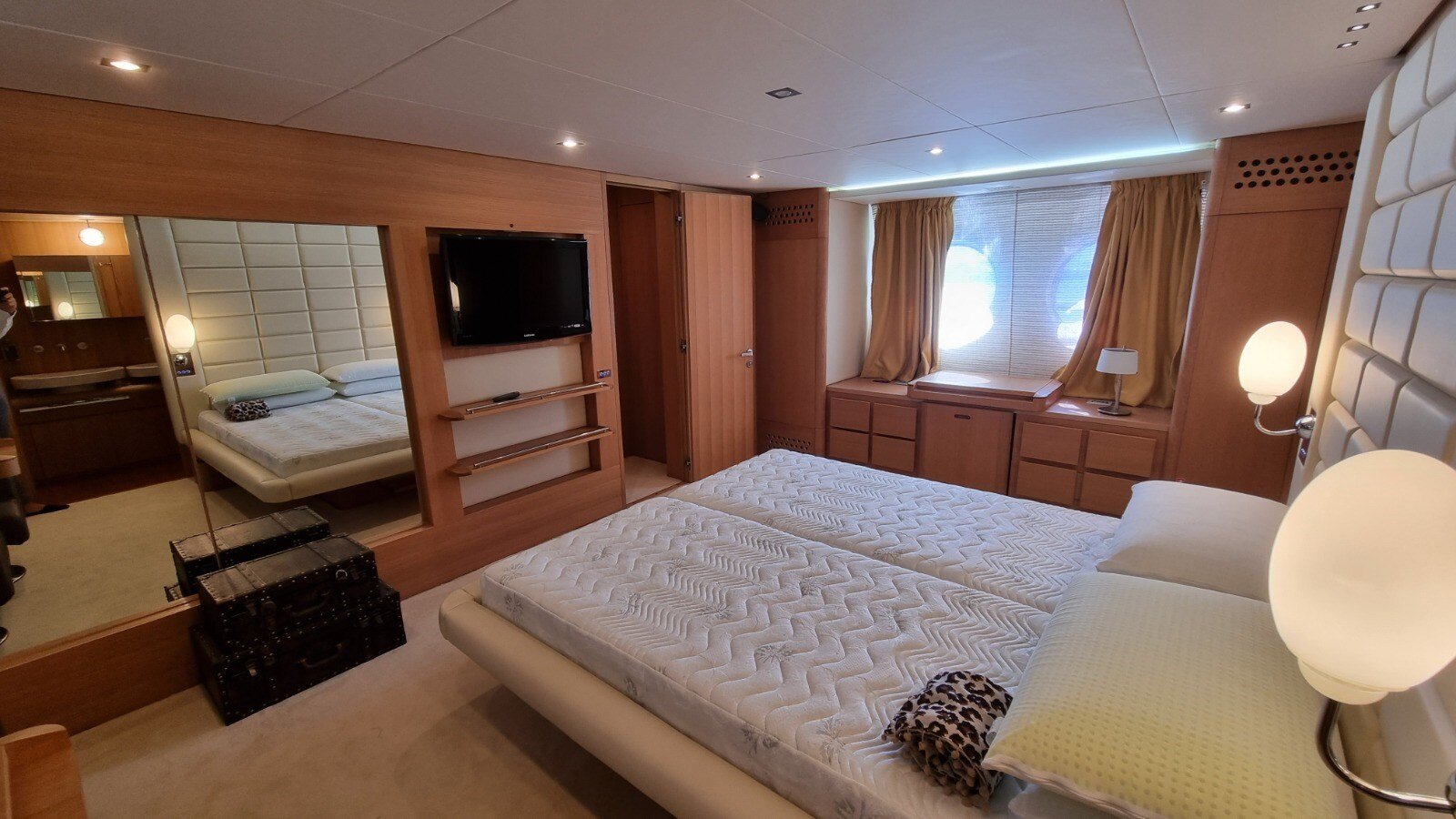 2008-aicon-yachts-87-a766e1