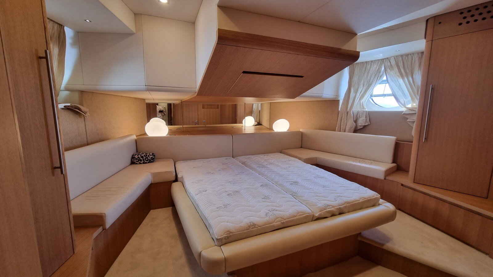 2008-aicon-yachts-87-a766e1