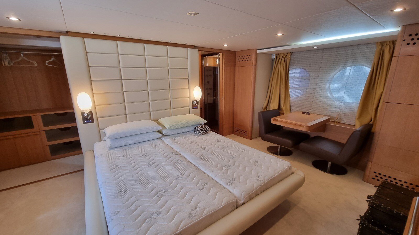 2008-aicon-yachts-87-a766e1