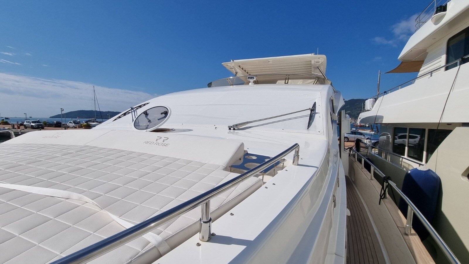 2008-aicon-yachts-87-a766e1