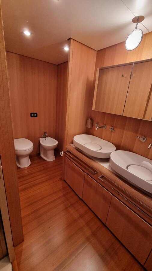 2008-aicon-yachts-87-a766e1