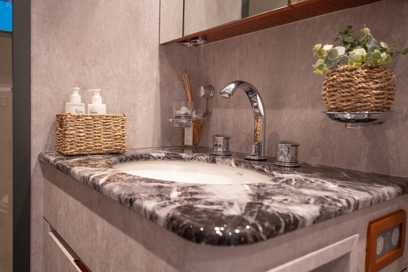 2008 ARNO LEOPARD 101' 9