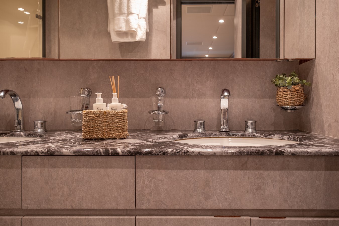 2008 ARNO LEOPARD 101' 9