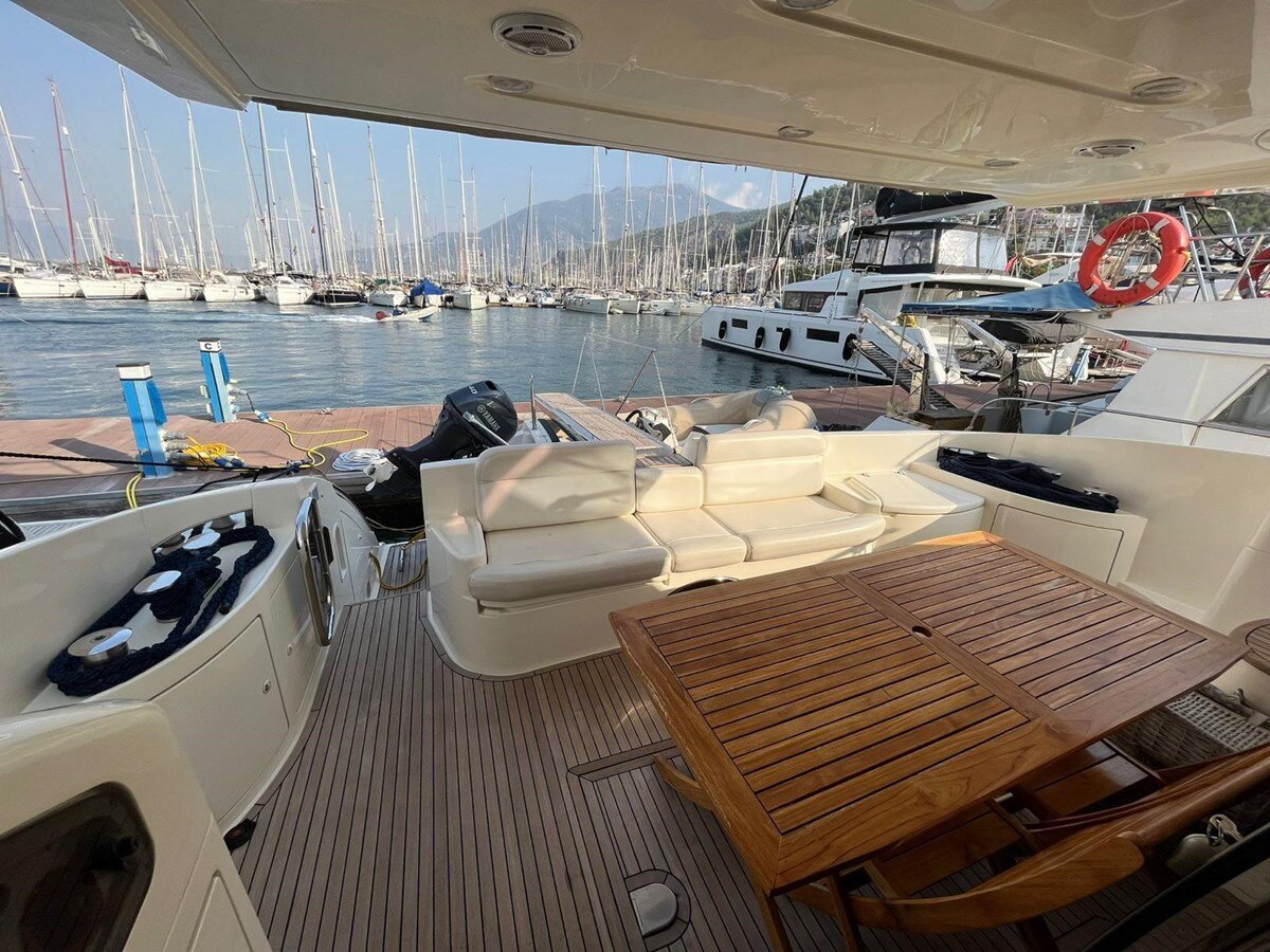 2008-azimut-yachts-55-6-33a937