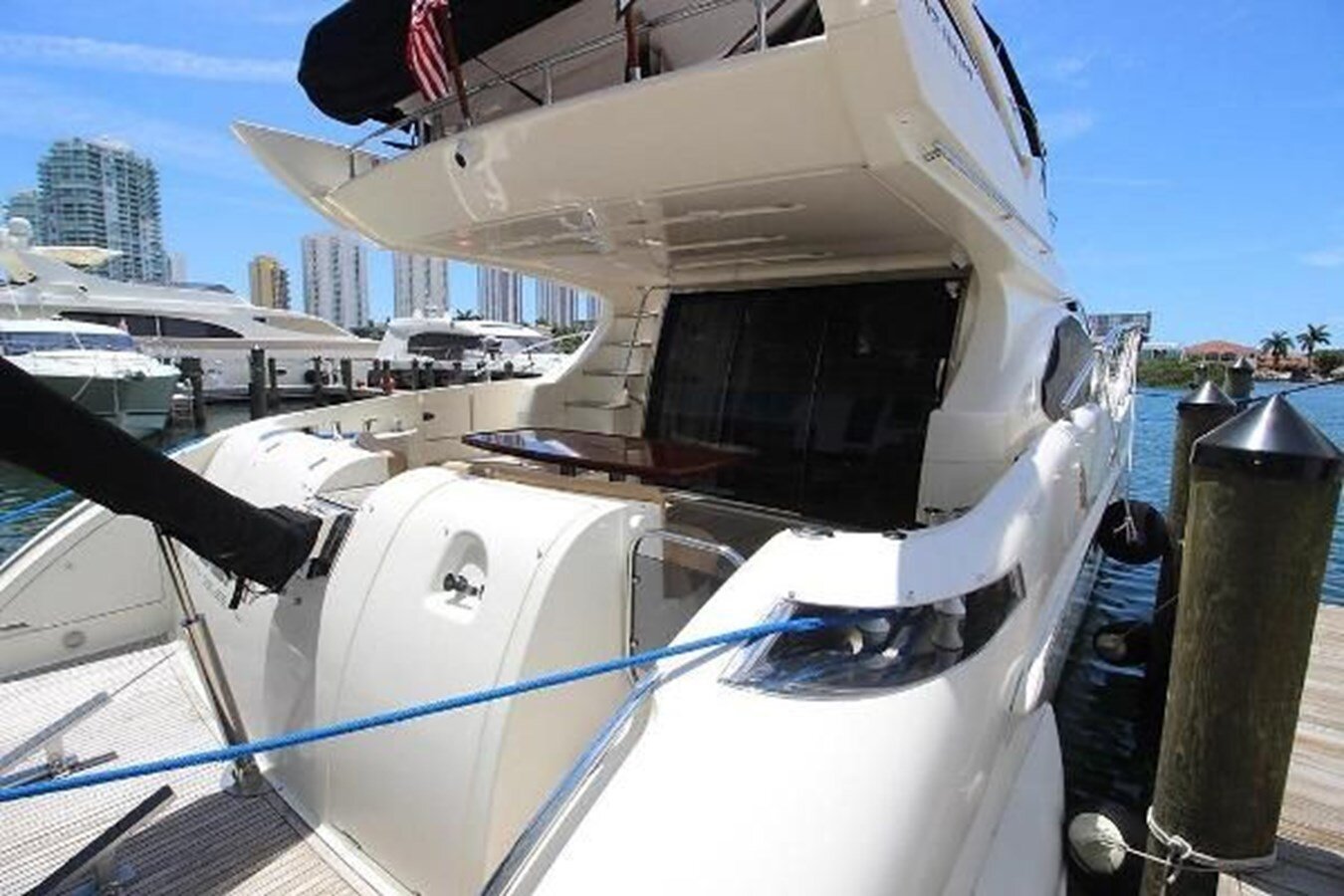 2008-azimut-yachts-65-1-0e19d9