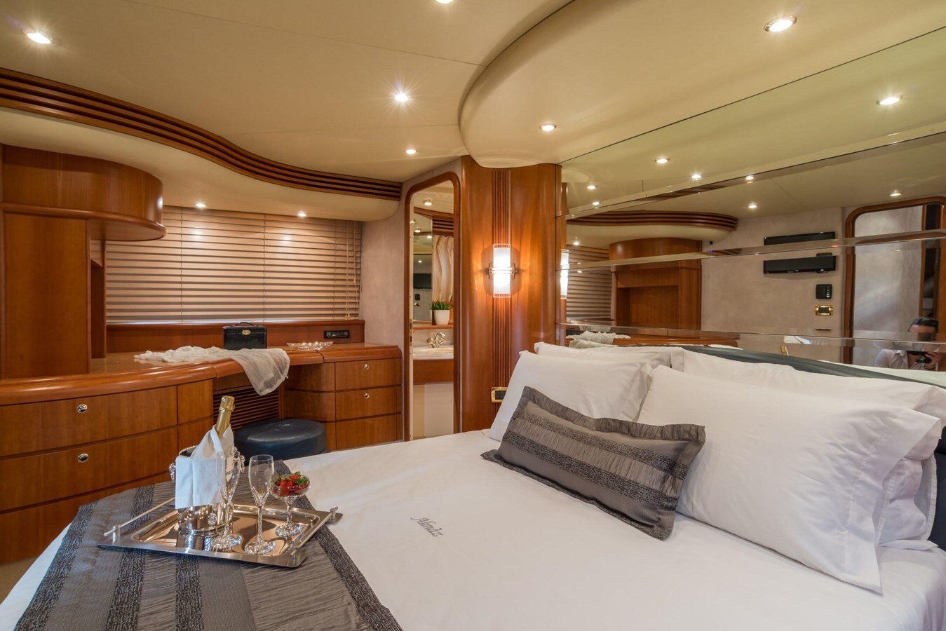 2008 AZIMUT YACHTS 68'