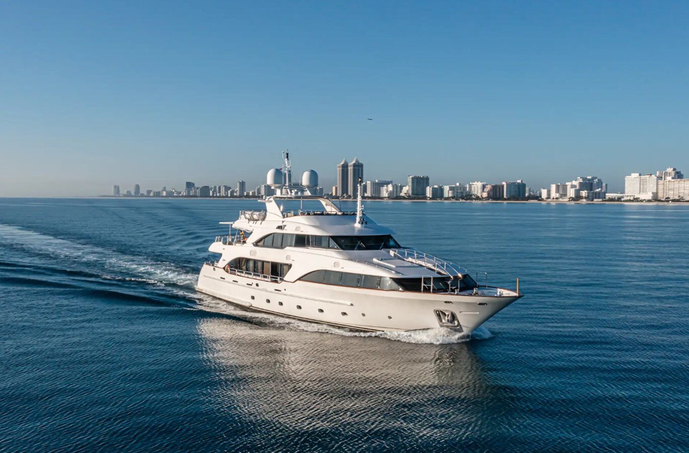 2008-benetti-120-25375c