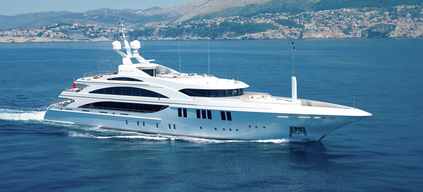 2008-benetti-196-11-1f9670