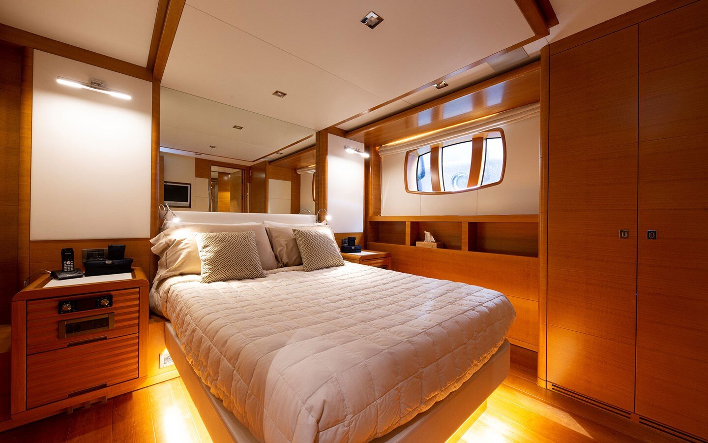 2008-benetti-83-8-6e9ab0