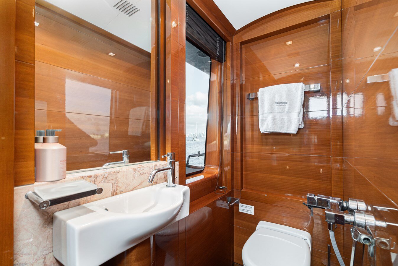 2008-benetti-85-ba1269