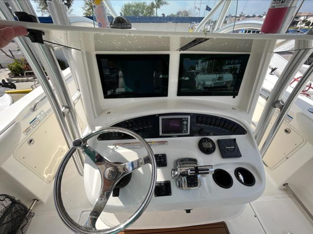 2008-boston-whaler-32-2-7cf12c