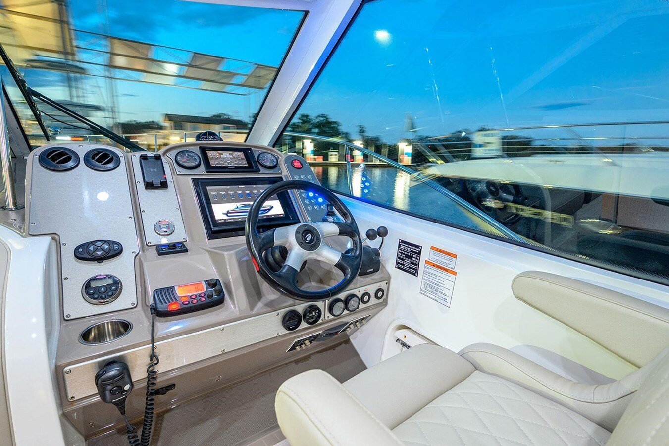 2008-cruisers-yachts-40-67a734