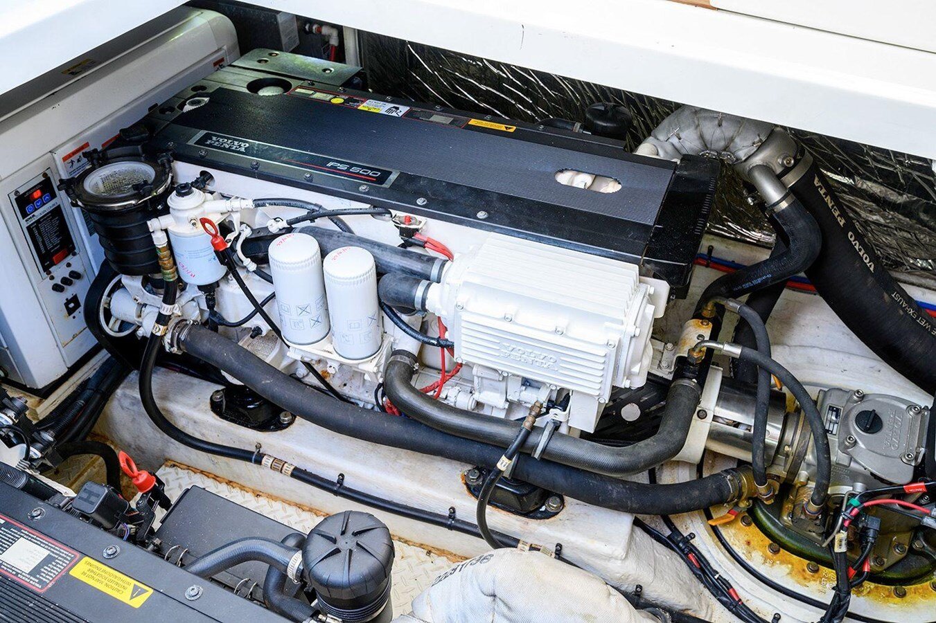 2008-cruisers-yachts-40-67a734