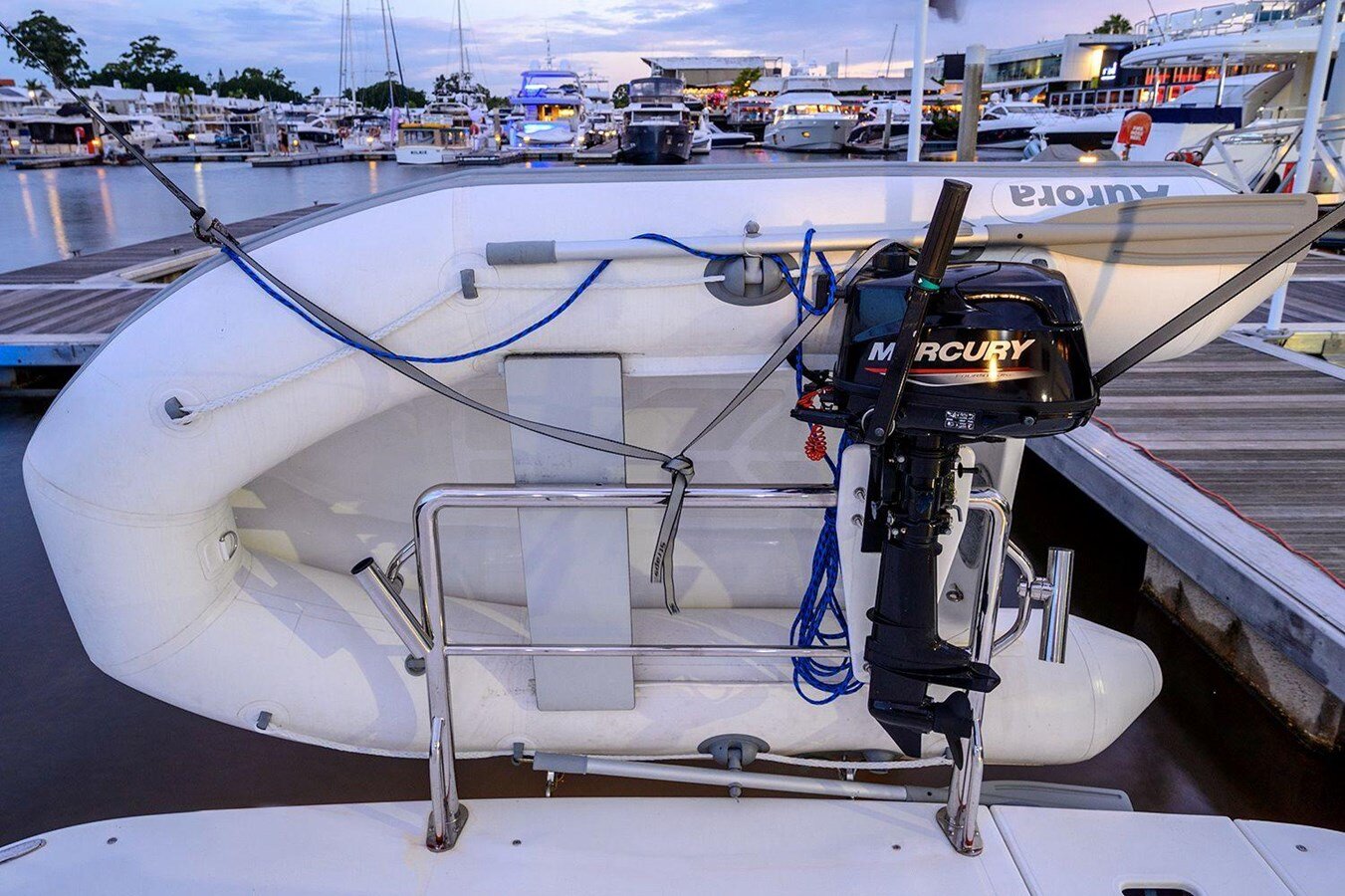 2008-cruisers-yachts-40-67a734